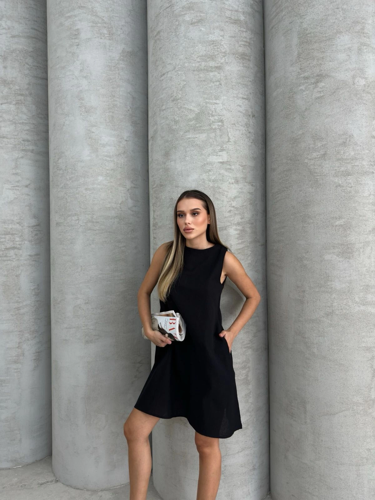 Çan Kesim Siyah Halter Yaka Kısa Basic Elbise