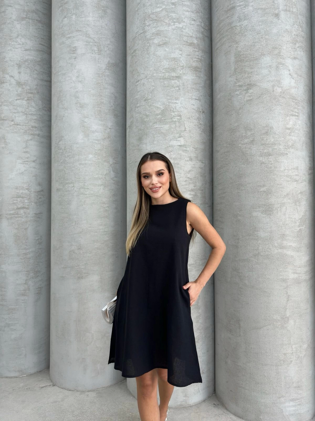 Çan Kesim Siyah Halter Yaka Kısa Basic Elbise