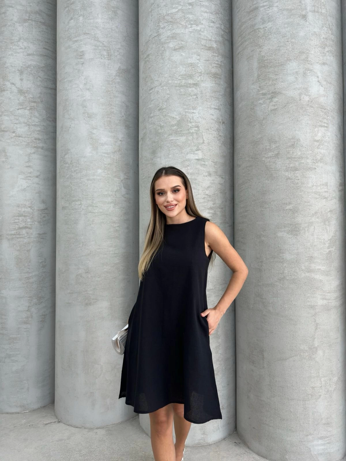 Çan Kesim Siyah Halter Yaka Kısa Basic Elbise