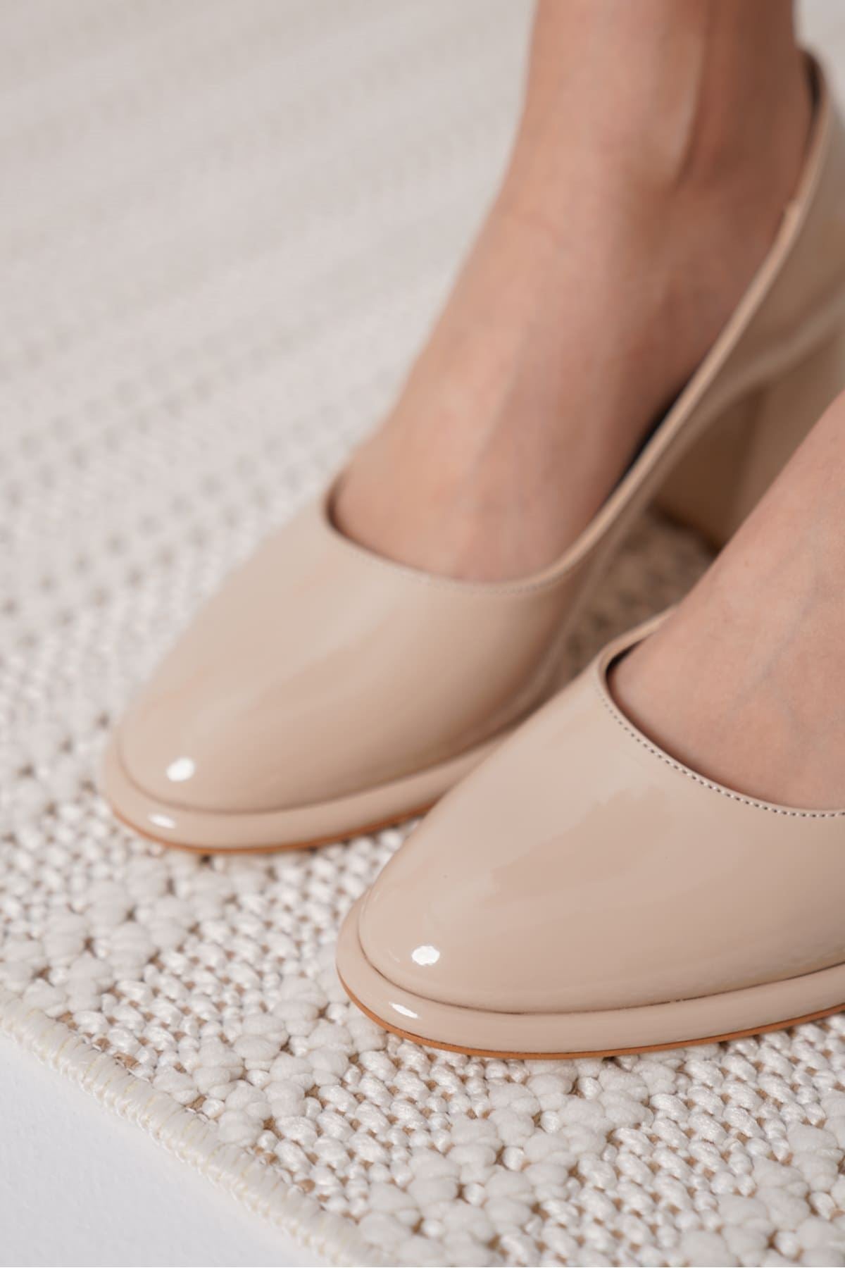 Candie Premium Nude Patent Leather Thick Heel Stiletto