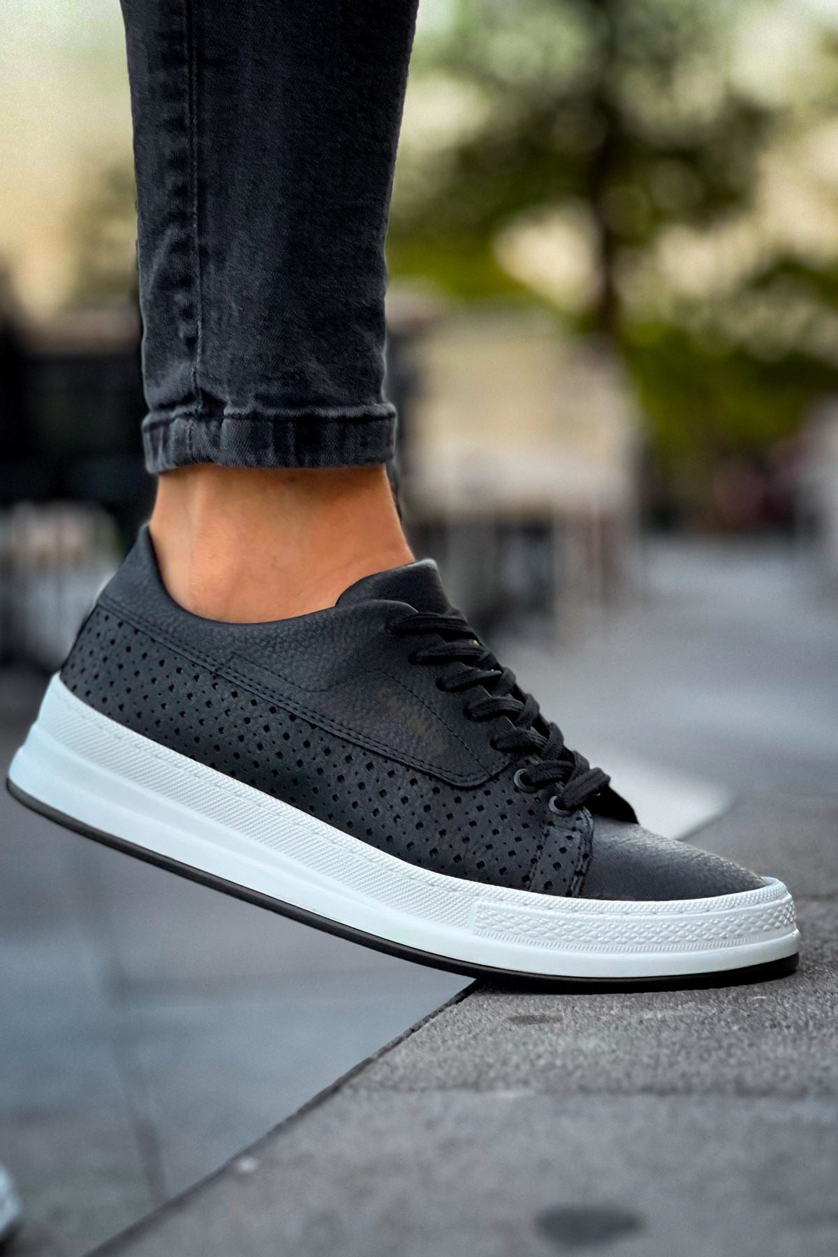 Cowien Premium Erkek Tarz Bağcıklı Sneaker Siyah Beyaz