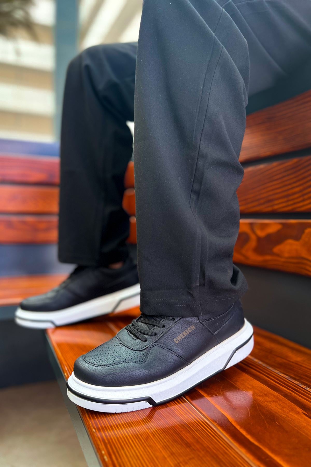 Signature Premium Bağcıklı Erkek Sneaker Siyah Beyaz