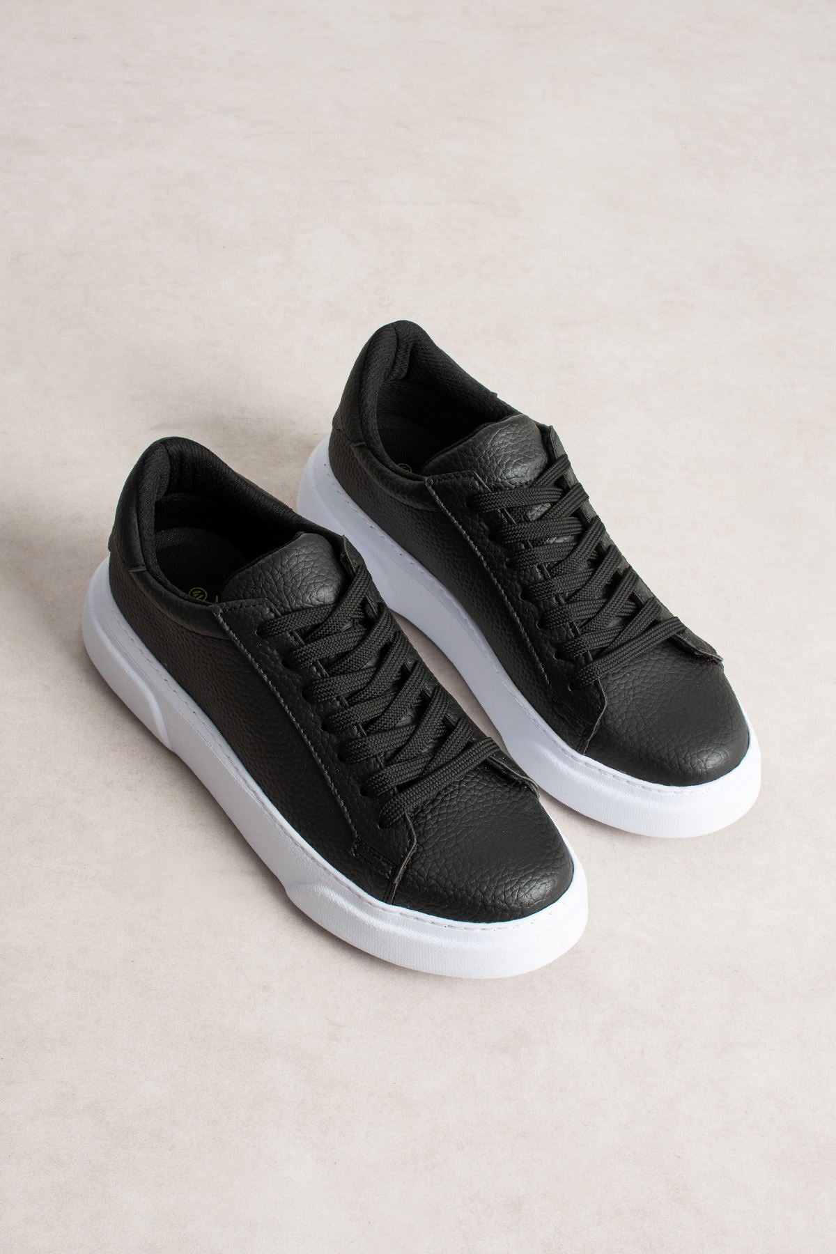 Focus Yüksek Kalite Bağcıklı Erkek Sneaker Siyah Beyaz