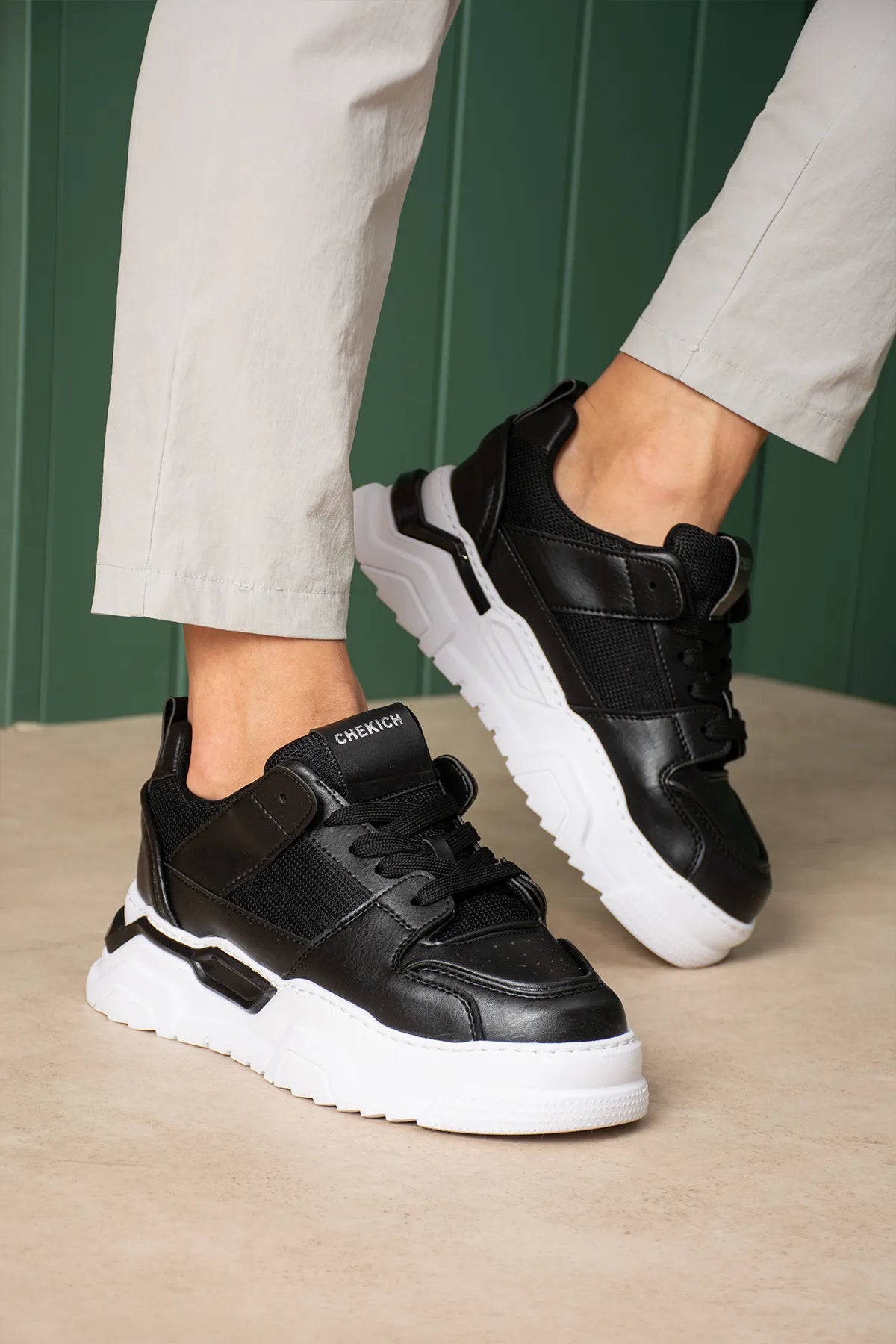 ZRC2617 - Premium Yüksek Kalite 5.5 cm Kalın Taban Erkek Sneaker Siyah Beyaz