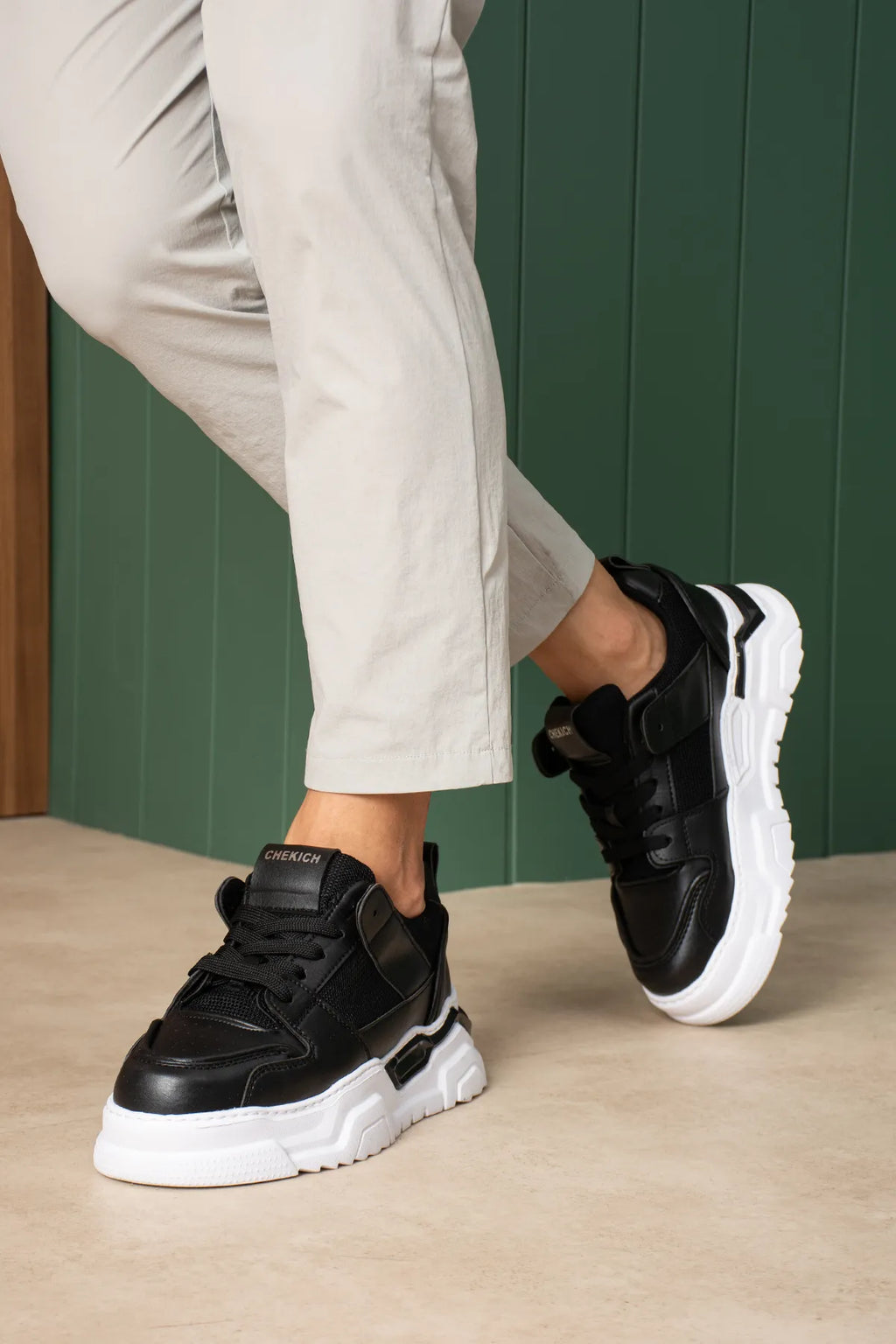 ZRC2617 - Premium Yüksek Kalite 5.5 cm Kalın Taban Erkek Sneaker Siyah Beyaz