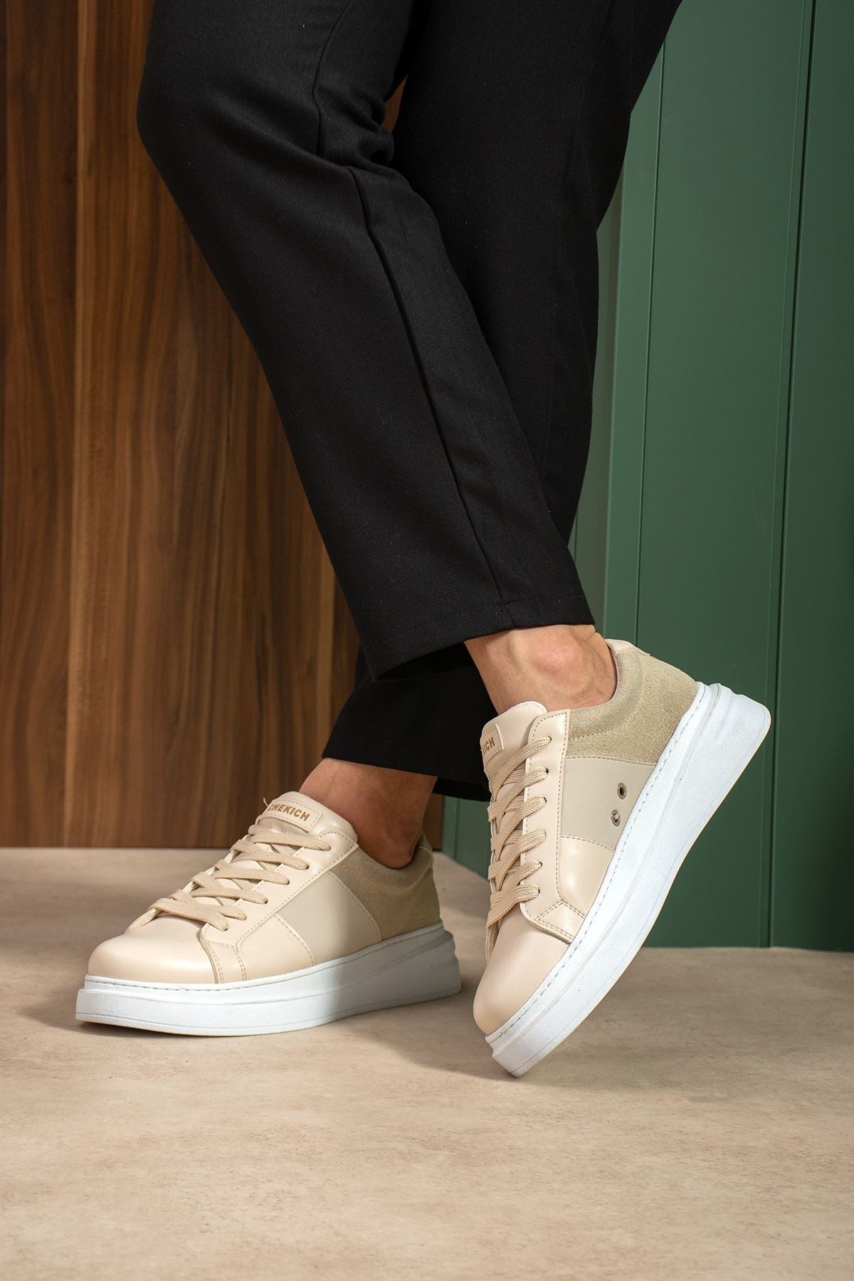 ZRC2627 - Veloura Kalın Taban Bağcıklı Erkek Bej Sneaker