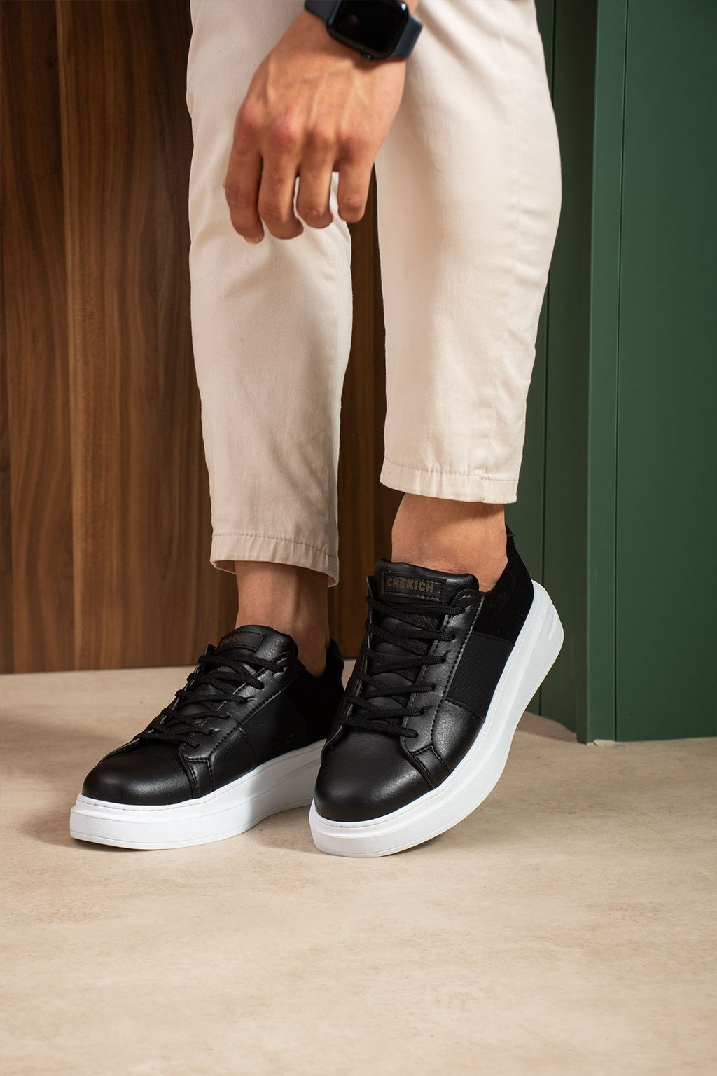 ZRC2627 - Veloura Kalın Taban Bağcıklı Erkek Siyah Sneaker