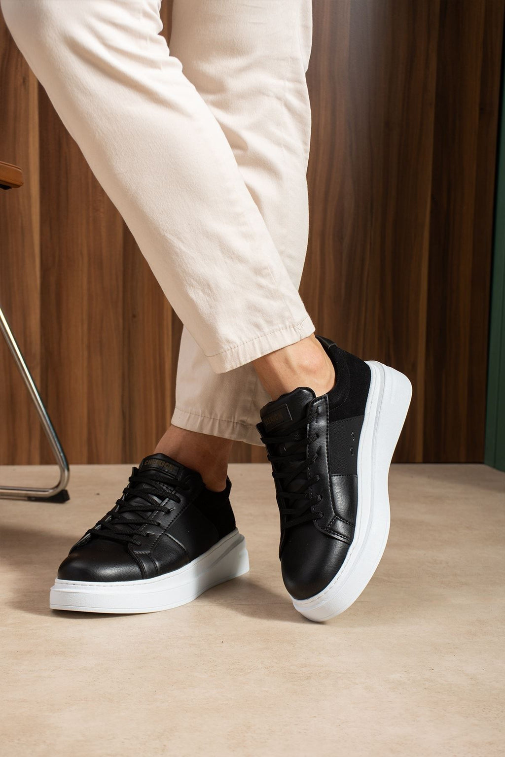 ZRC2627 - Veloura Kalın Taban Bağcıklı Erkek Siyah Sneaker