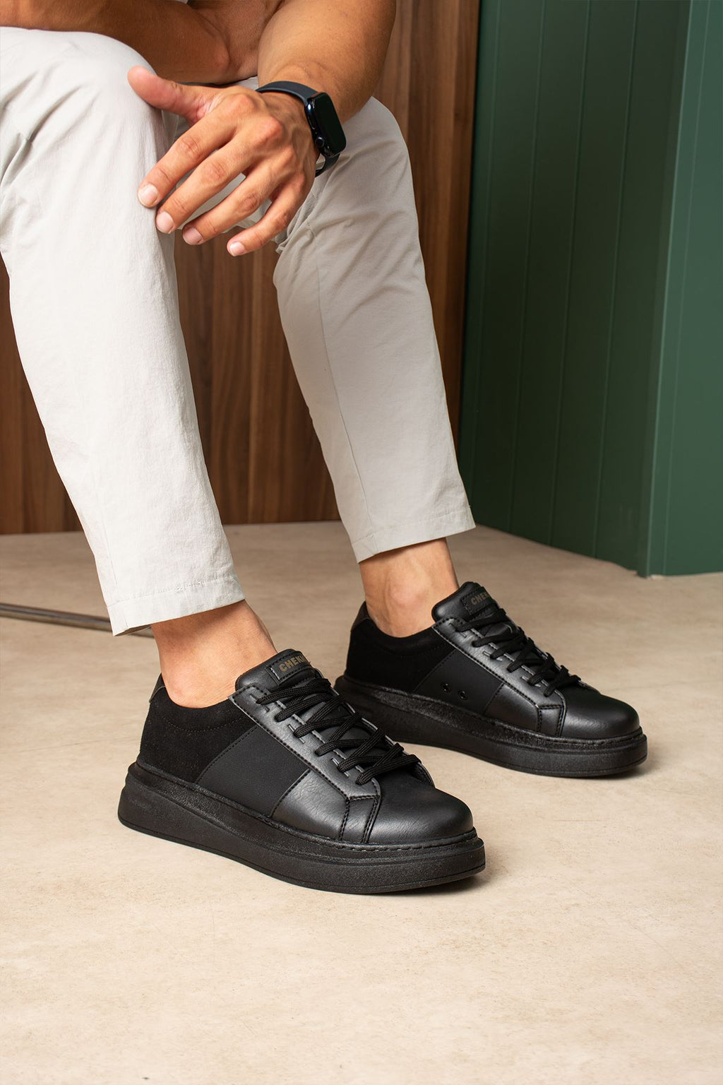 ZRC2627 - Veloura Kalın Taban Bağcıklı Erkek Siyah Sneaker