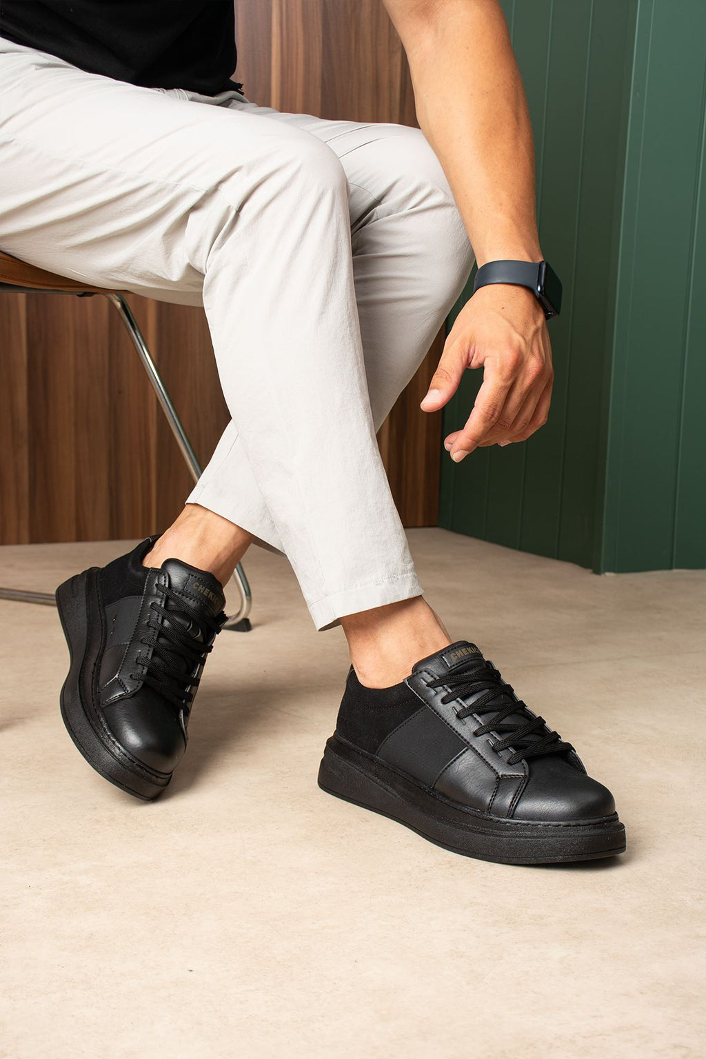 ZRC2627 - Veloura Kalın Taban Bağcıklı Erkek Siyah Sneaker