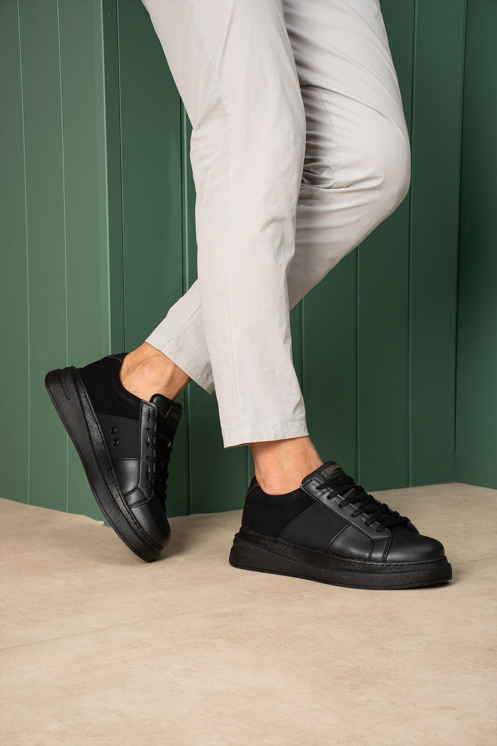 ZRC2627 - Veloura Kalın Taban Bağcıklı Erkek Siyah Sneaker