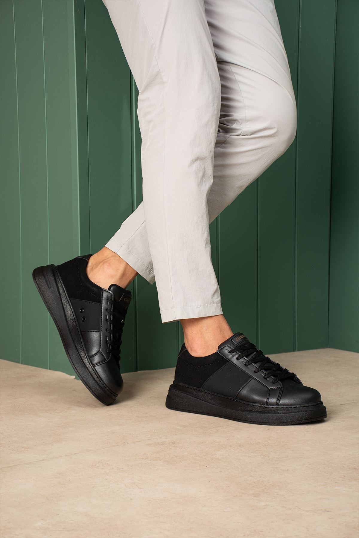 ZRC2627 - Veloura Kalın Taban Bağcıklı Erkek Siyah Sneaker