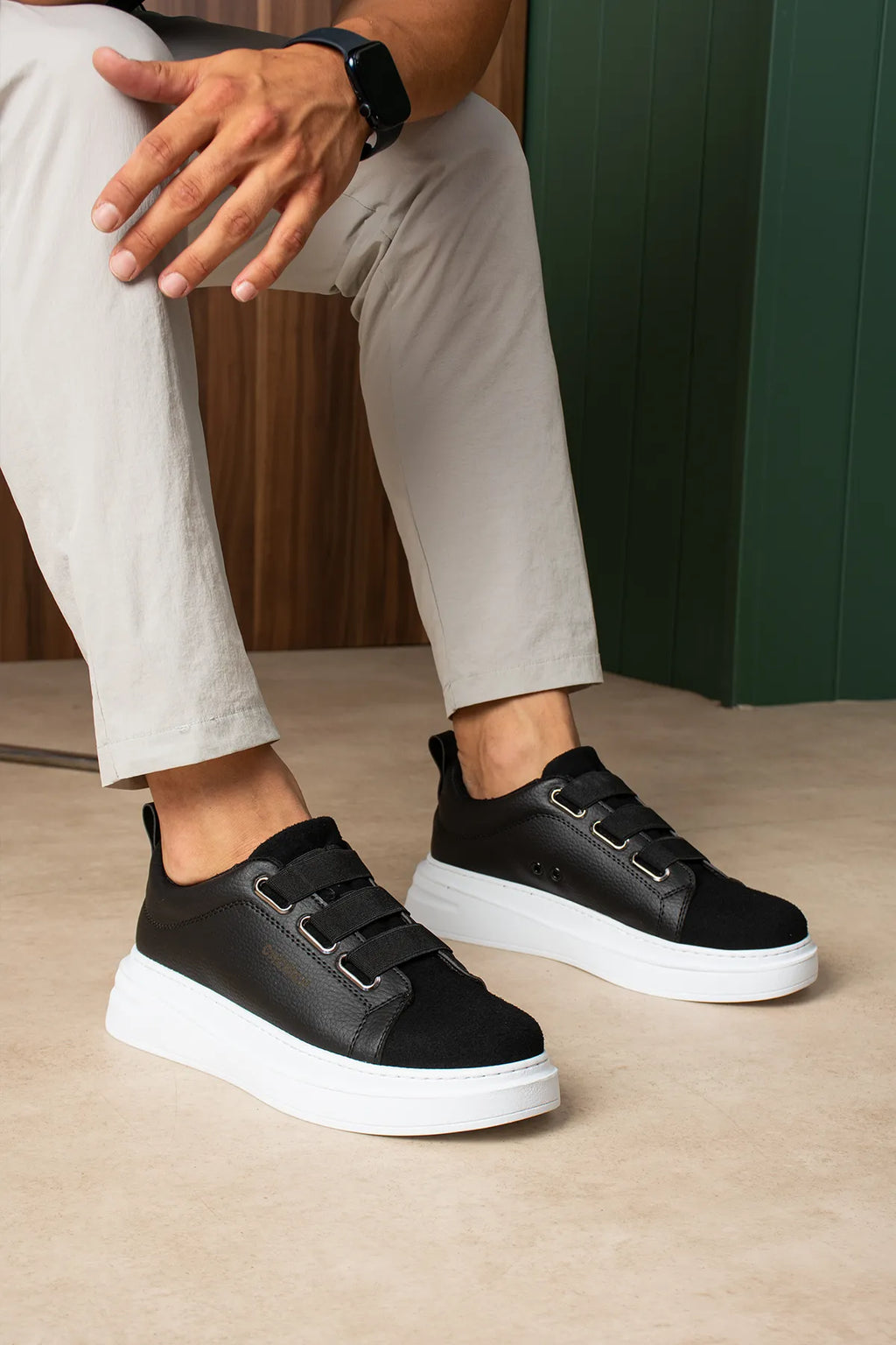 ZRC2653 - Premium Exclusive Lastik Detaylı Erkek Sneaker Siyah Beyaz