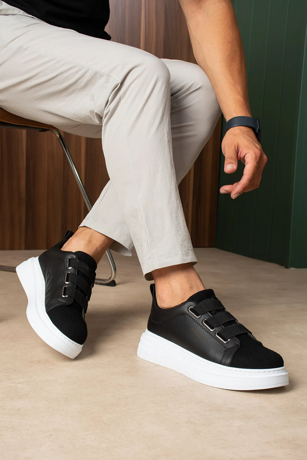 ZRC2653 - Premium Exclusive Lastik Detaylı Erkek Sneaker Siyah Beyaz