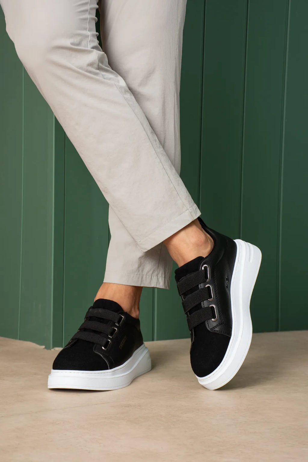 ZRC2653 - Premium Exclusive Lastik Detaylı Erkek Sneaker Siyah Beyaz