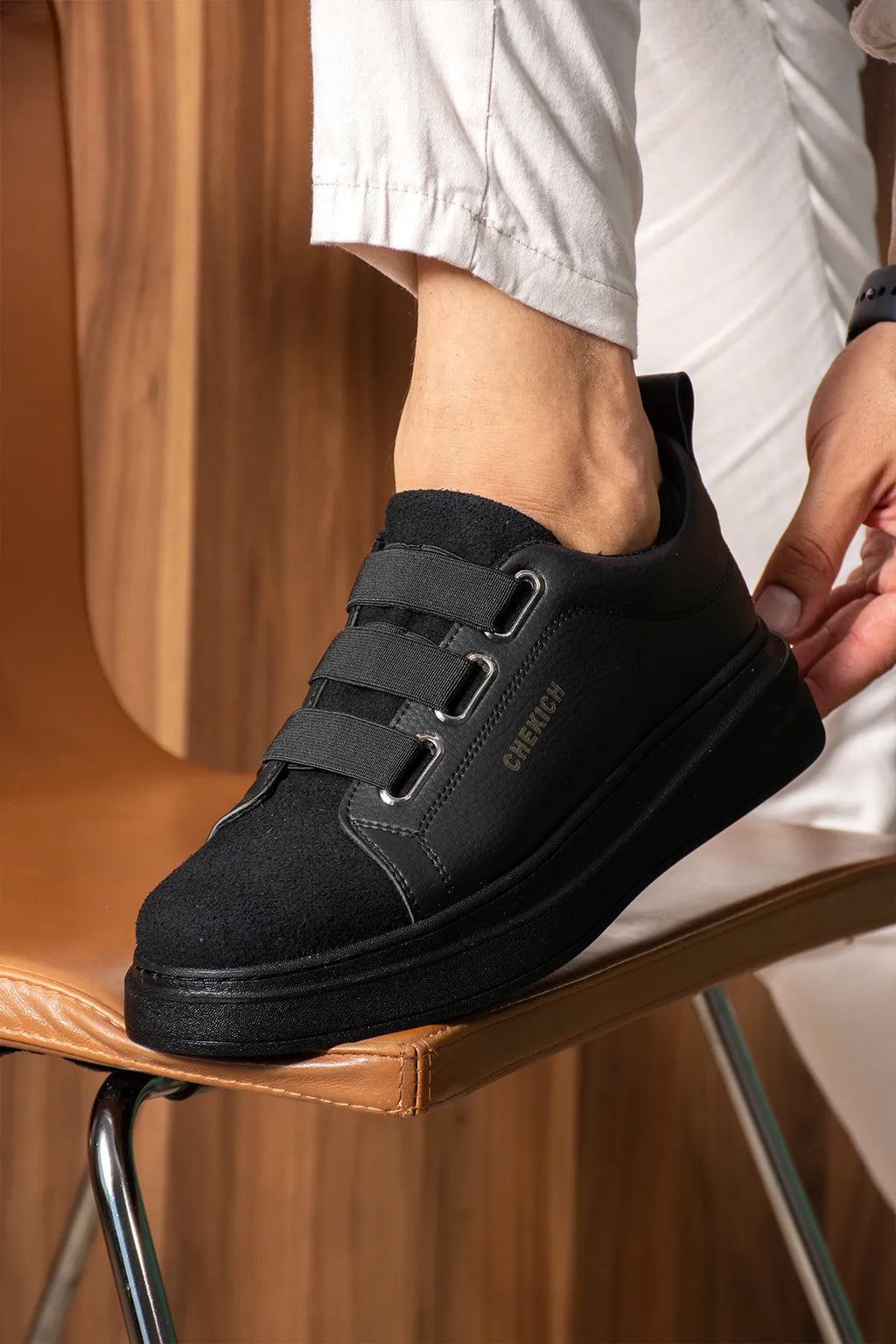 ZRC2653 - Premium Exclusive Lastik Detaylı Erkek Sneaker Siyah Süet