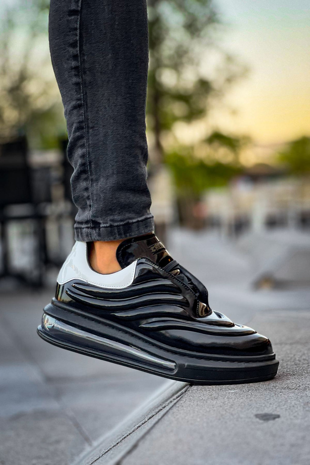 Sollıevo RX Şeffaf Taban Bağcıklı Erkek Sneaker Siyah Beyaz