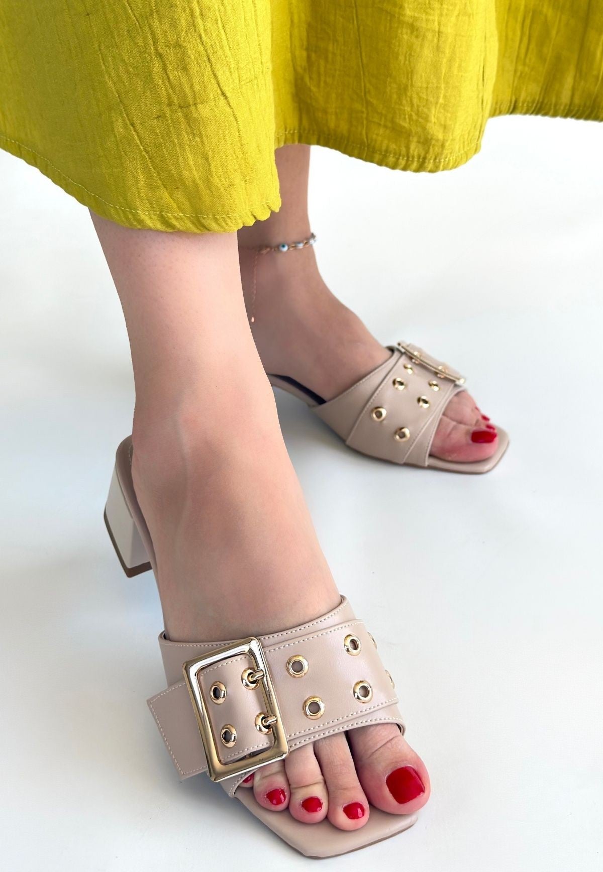 Ciey Beige Buckle Detailed Heeled Slippers