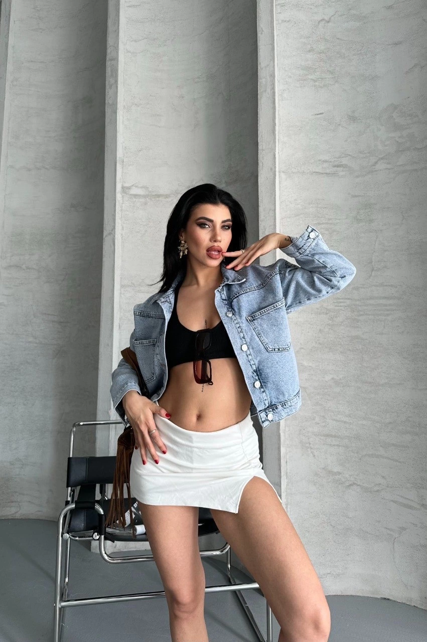 Çift Cepli Kol Katlamalı Süper Taş Enzim Yıkamalı Crop Kot Ceket Buz Mavi