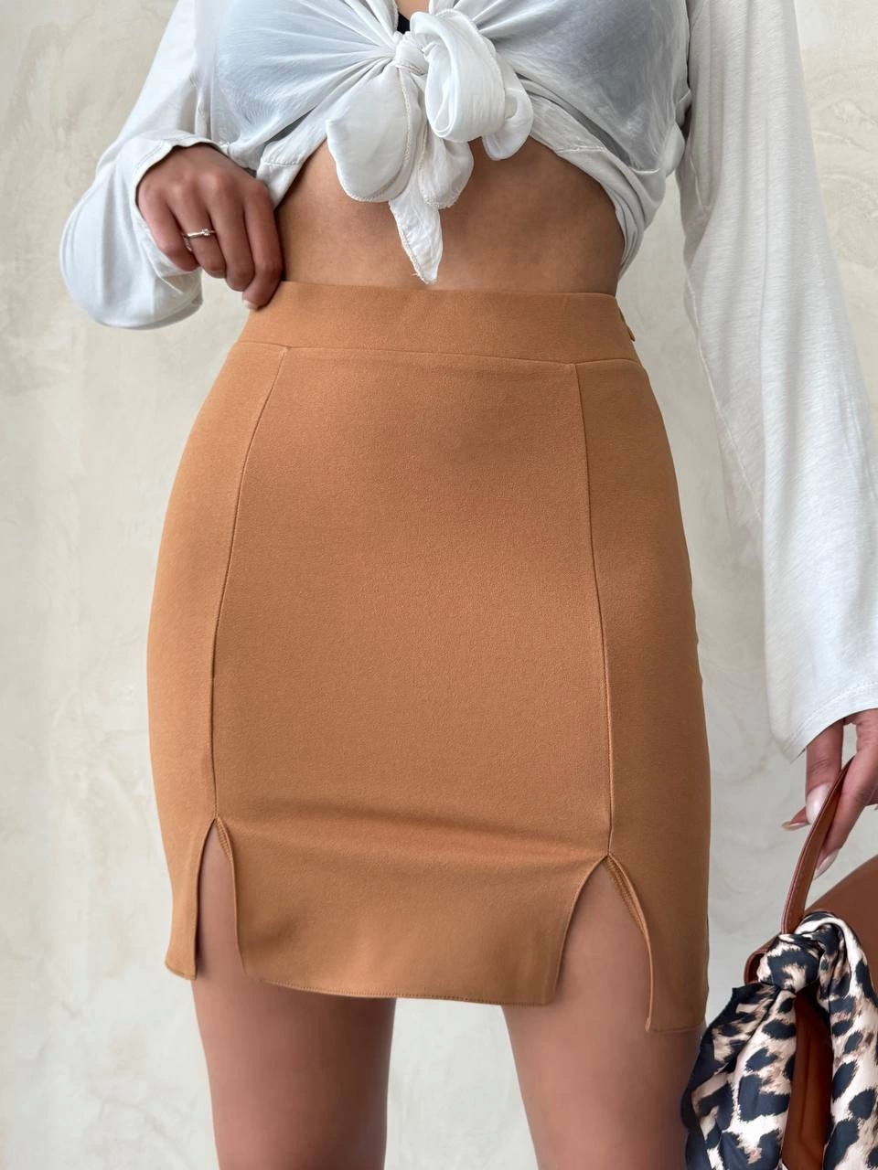 Çift Yırtmaçlı Mini Etek Camel