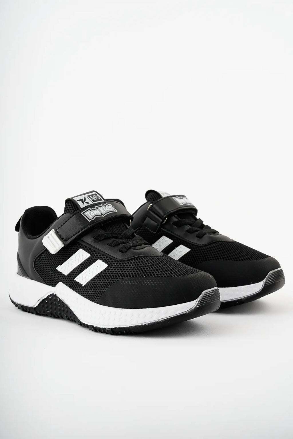 Tomkids Velcro Black Black White Boys Sports Shoes 
