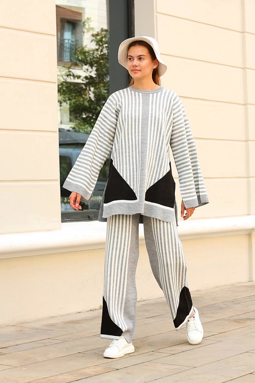 Striped Crew Neck Knitwear Suit Gray