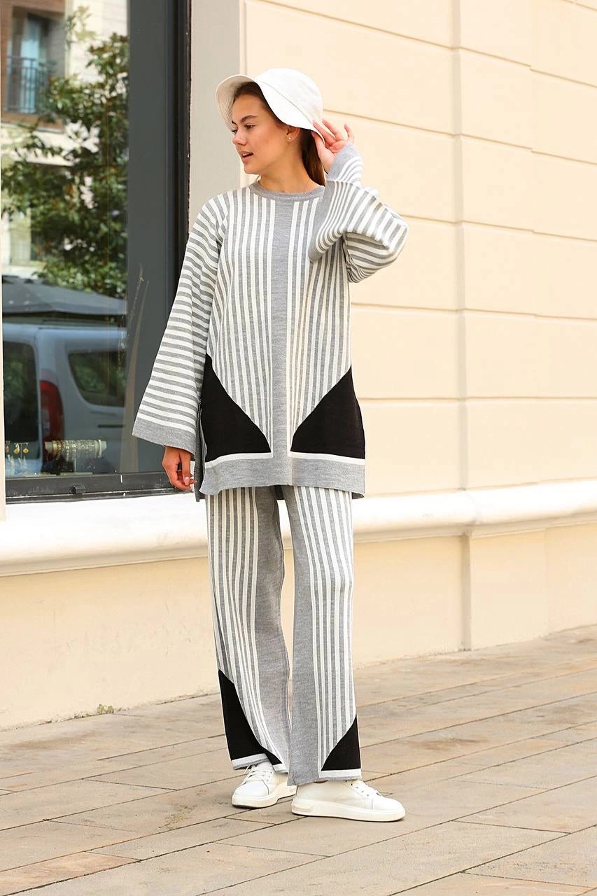 Striped Crew Neck Knitwear Suit Gray