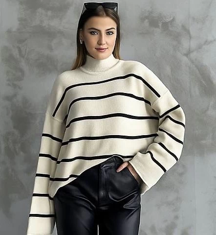 Çizgili İspanyol Kol Triko Boğazlı Kazak Beyaz