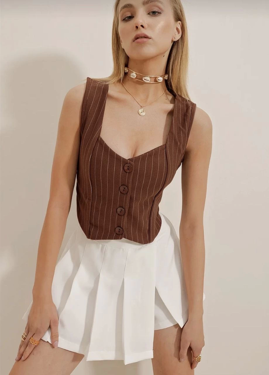 Striped Crepe Fabric Heart Collar Buttoned Crop Vest Brown