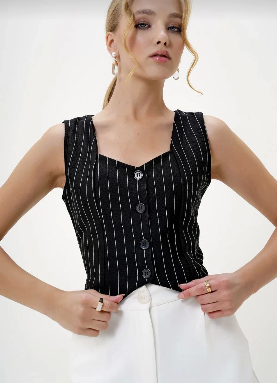 Striped Crepe Fabric Heart Collar Buttoned Crop Vest Black