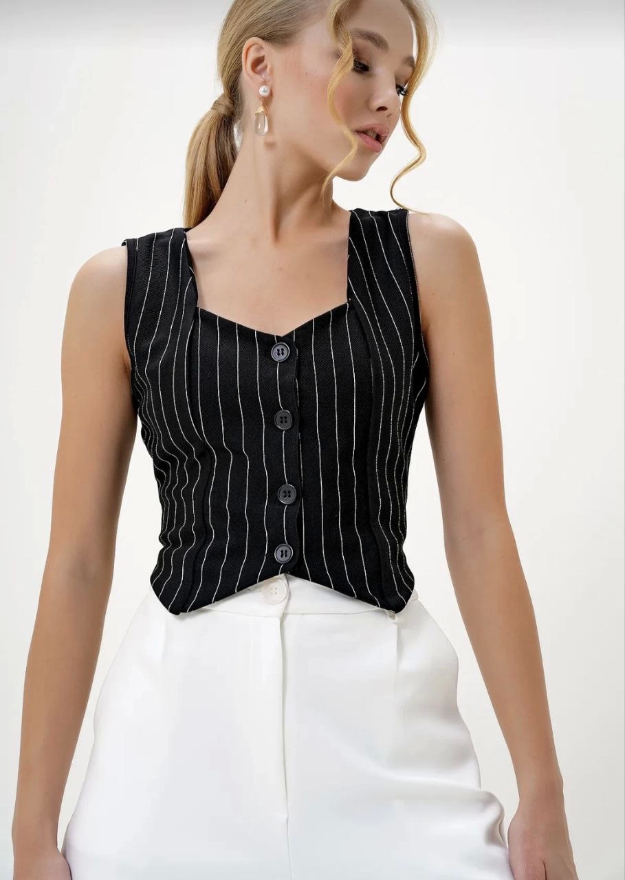 Striped Crepe Fabric Heart Collar Buttoned Crop Vest Black