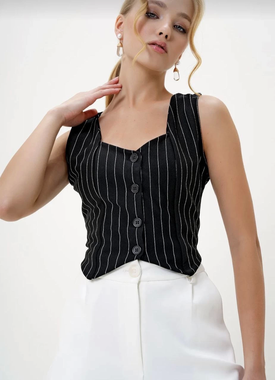 Striped Crepe Fabric Heart Collar Buttoned Crop Vest Black
