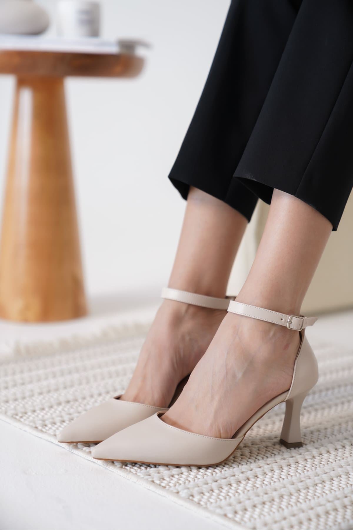 Clara Premium Women's Beige Heeled Shoes 