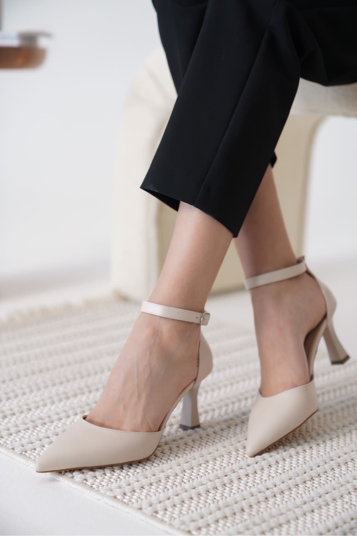 Clara Premium Women's Beige Heeled Shoes 