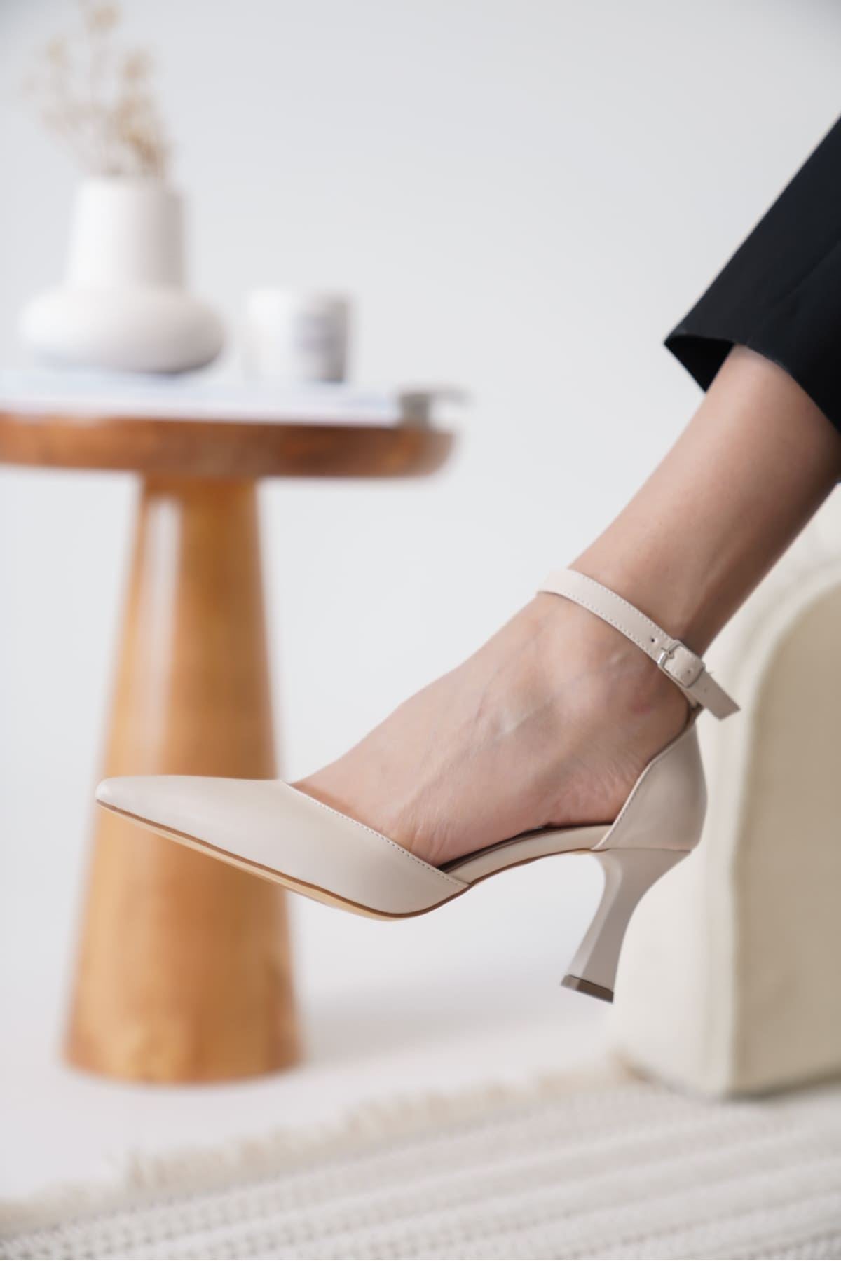 Clara Premium Women's Beige Heeled Shoes 