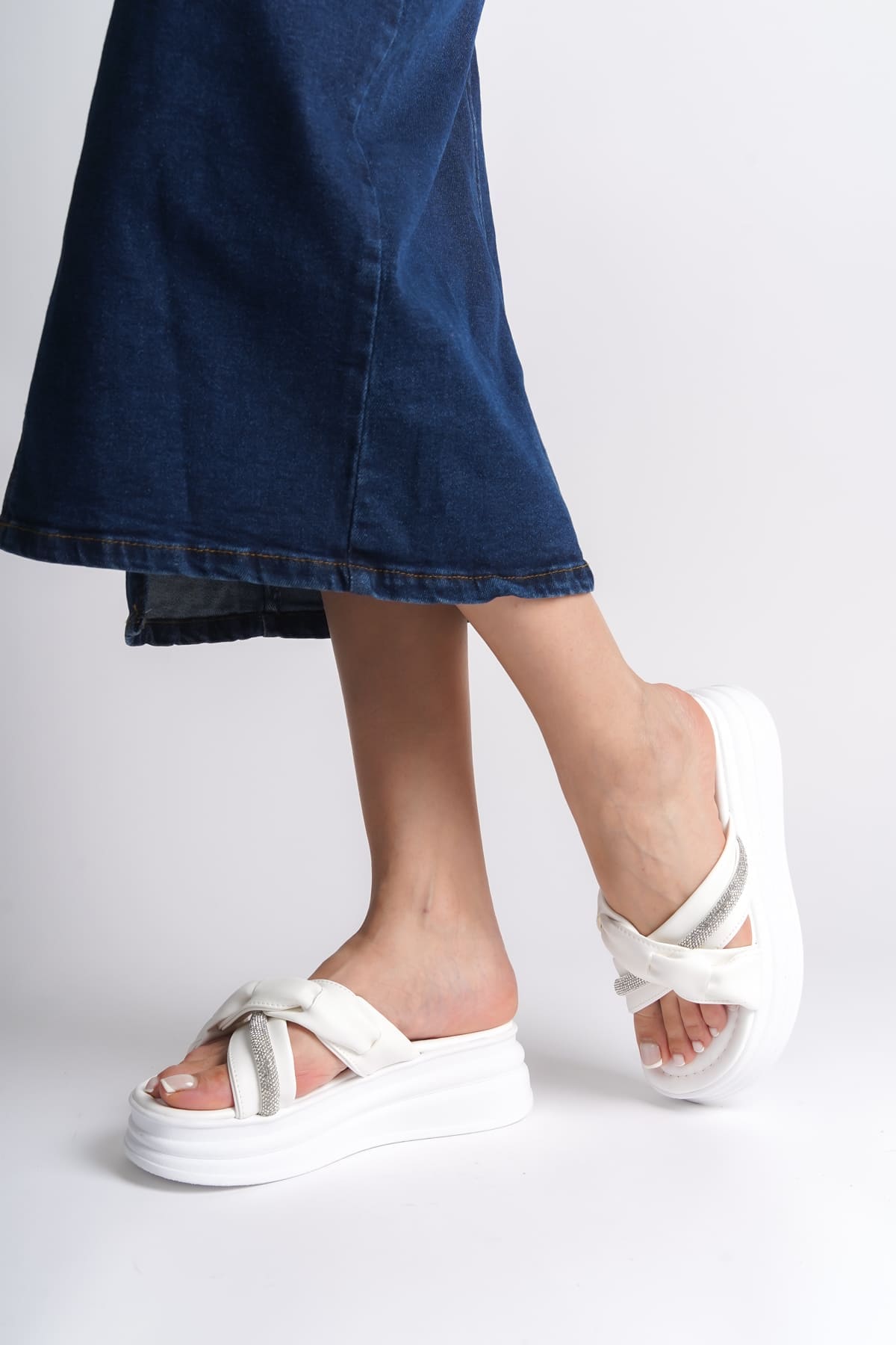 CLARA Thick Heeled Ribbon Patterned Stoned Women's Slippers - White
