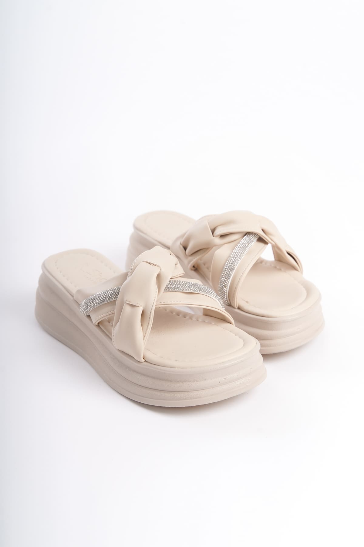 CLARA Thick Heeled Ribbon Patterned Stoned Women's Slippers - Cream