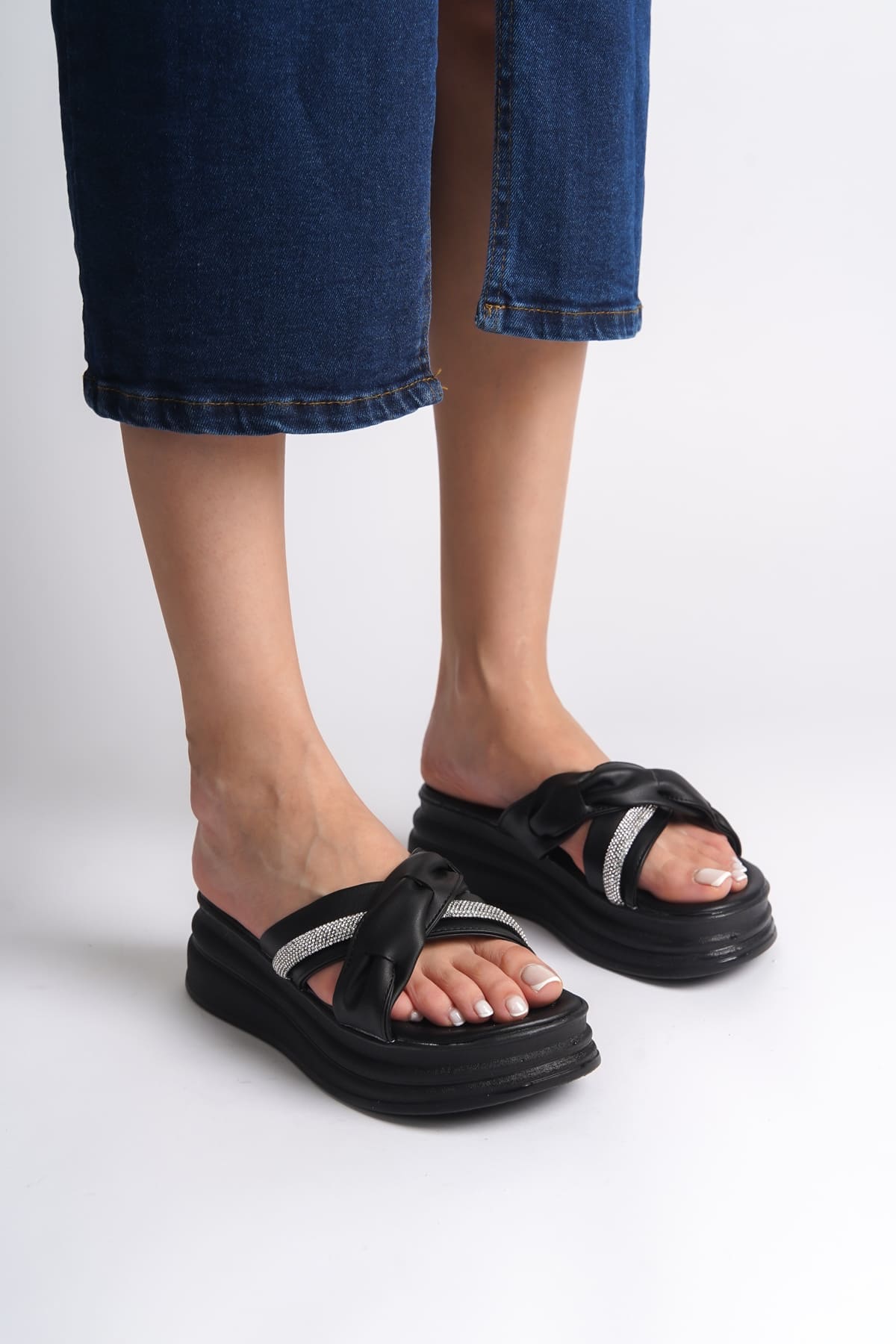 CLARA Thick Heeled Ribbon Patterned Stoned Women's Slippers - Black