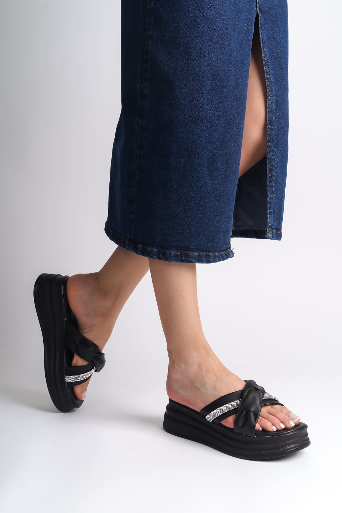 CLARA Thick Heeled Ribbon Patterned Stoned Women's Slippers - Black