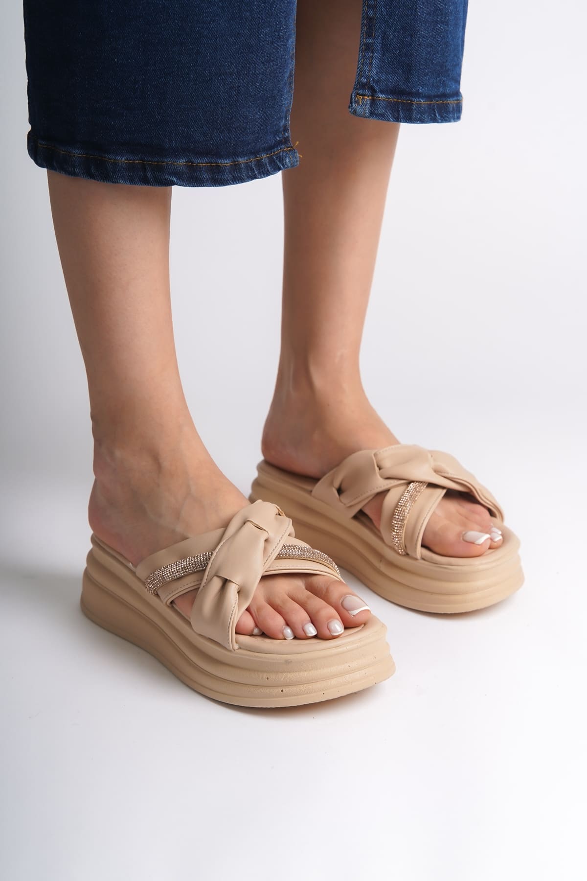 CLARA Thick Heeled Ribbon Patterned Stoned Women's Slippers - Skin