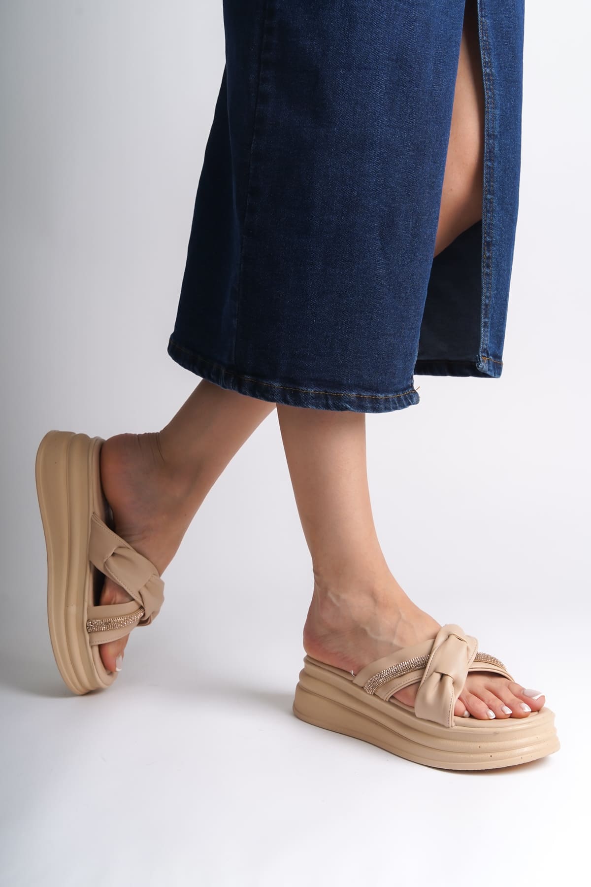 CLARA Thick Heeled Ribbon Patterned Stoned Women's Slippers - Skin