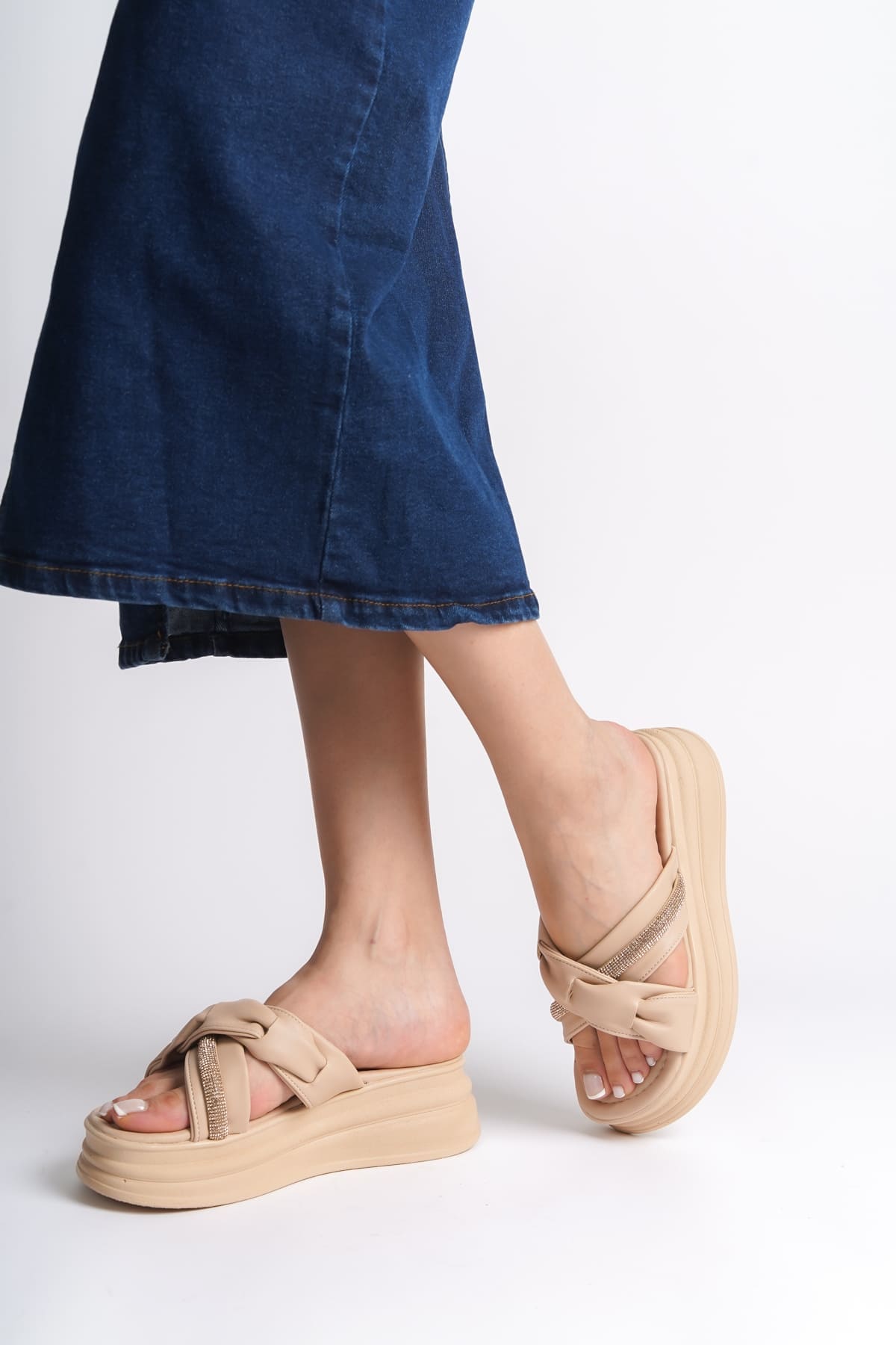 CLARA Thick Heeled Ribbon Patterned Stoned Women's Slippers - Skin