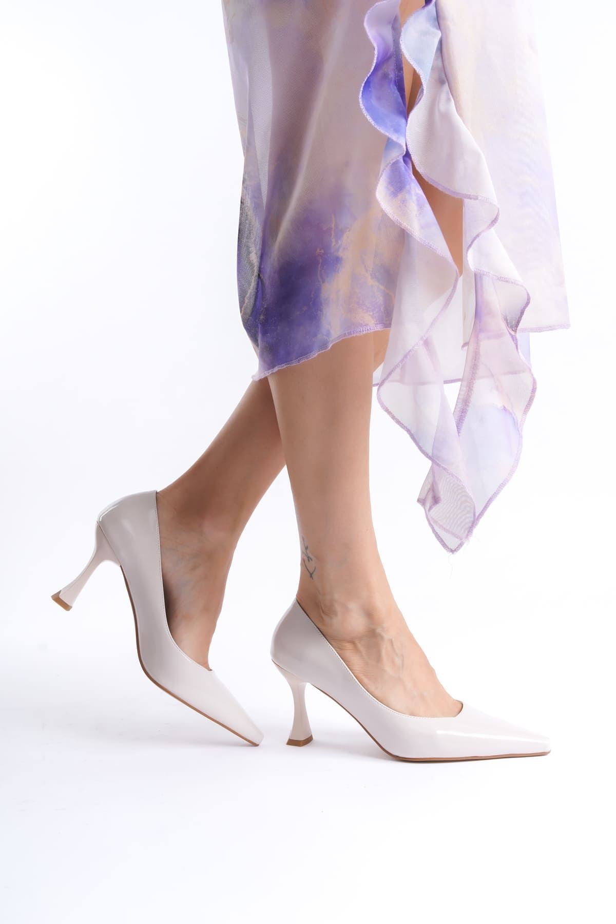 Cordelia Premium Women's Beige Patent Leather Stiletto