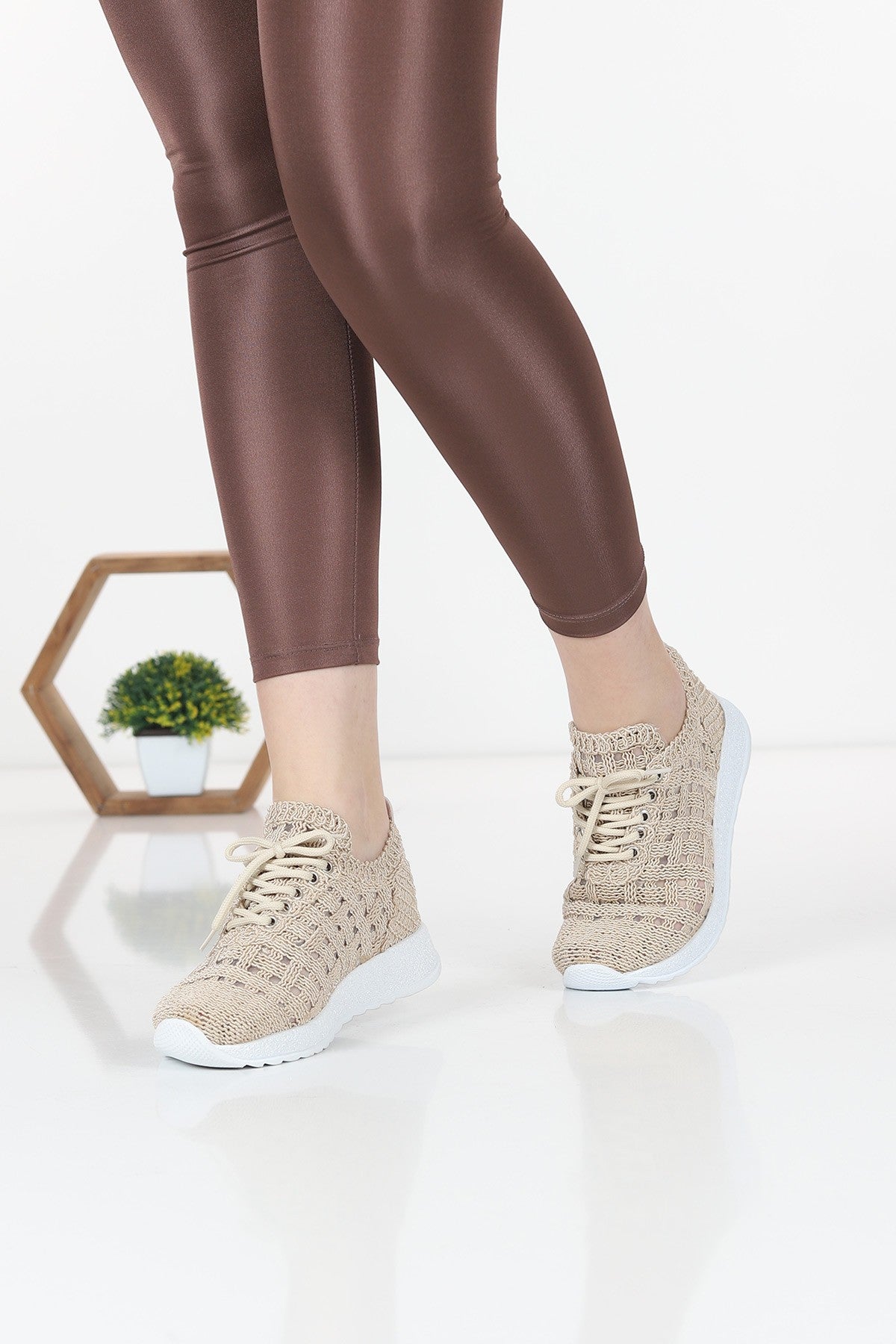 Luzia Elegant Design Model Lace Design Women's Sneakers Cream