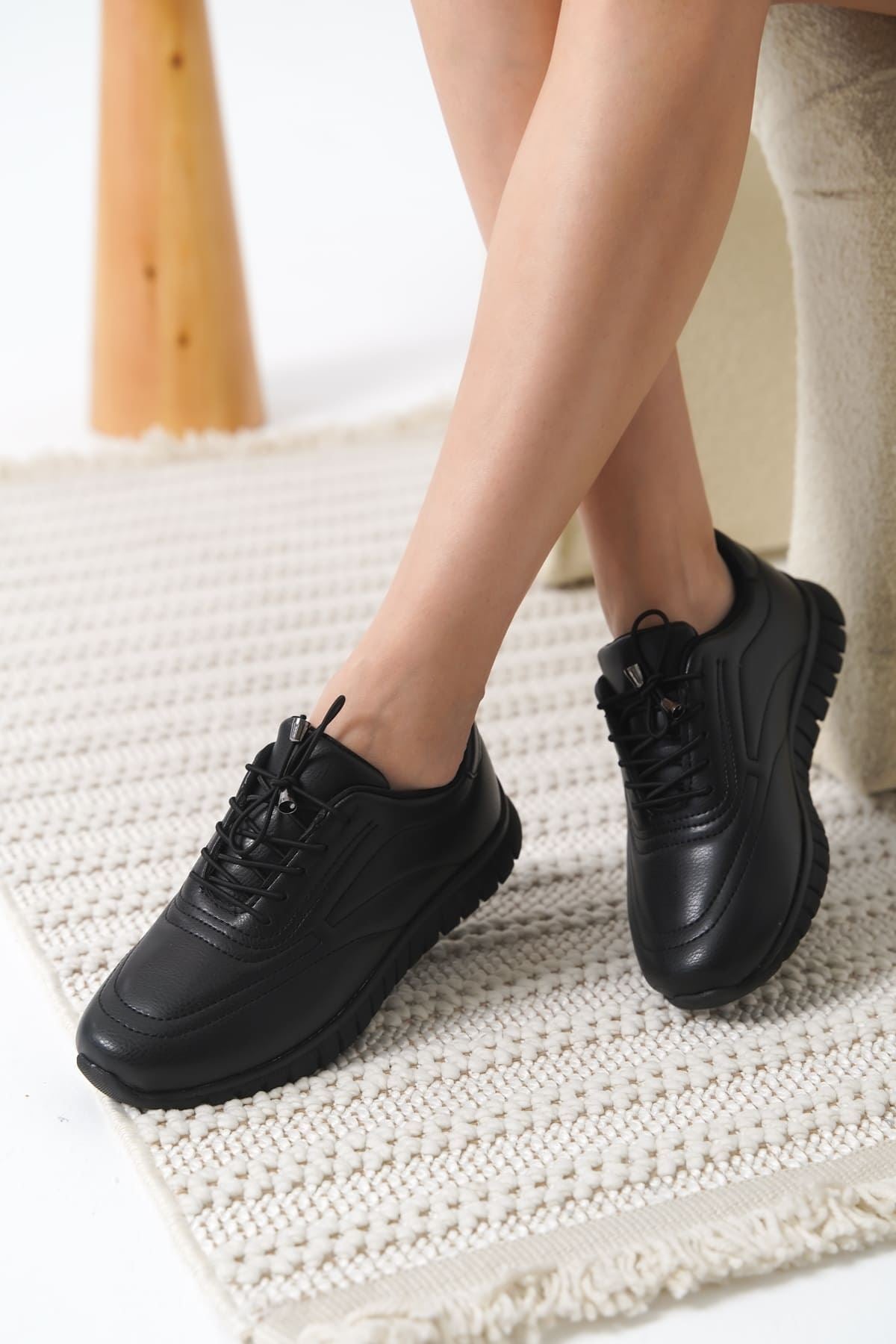 Daphne Premium Elastic Black Women's Sneakers