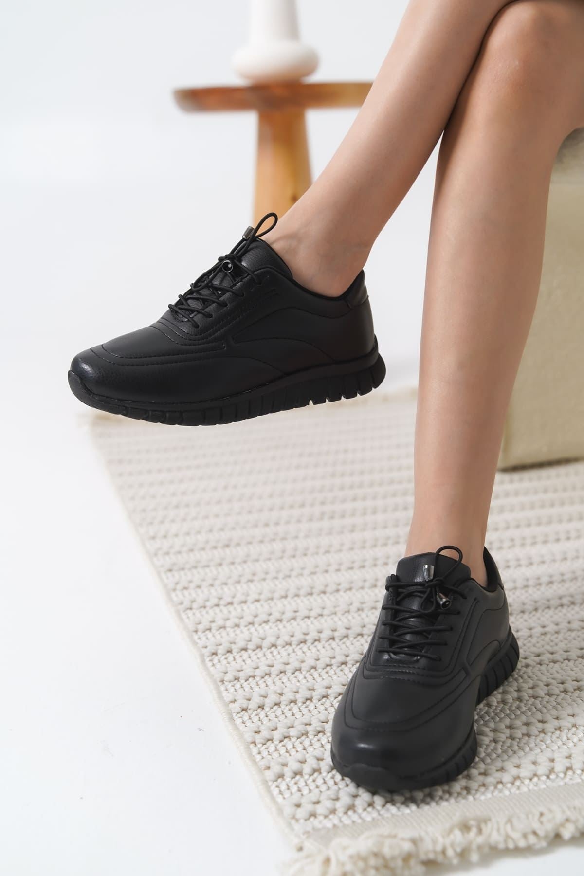 Daphne Premium Elastic Black Women's Sneakers