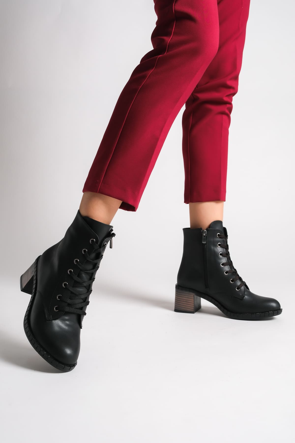 DIANAX Lace-Up Zippered Orthopedic Heeled Women's Boots - Black