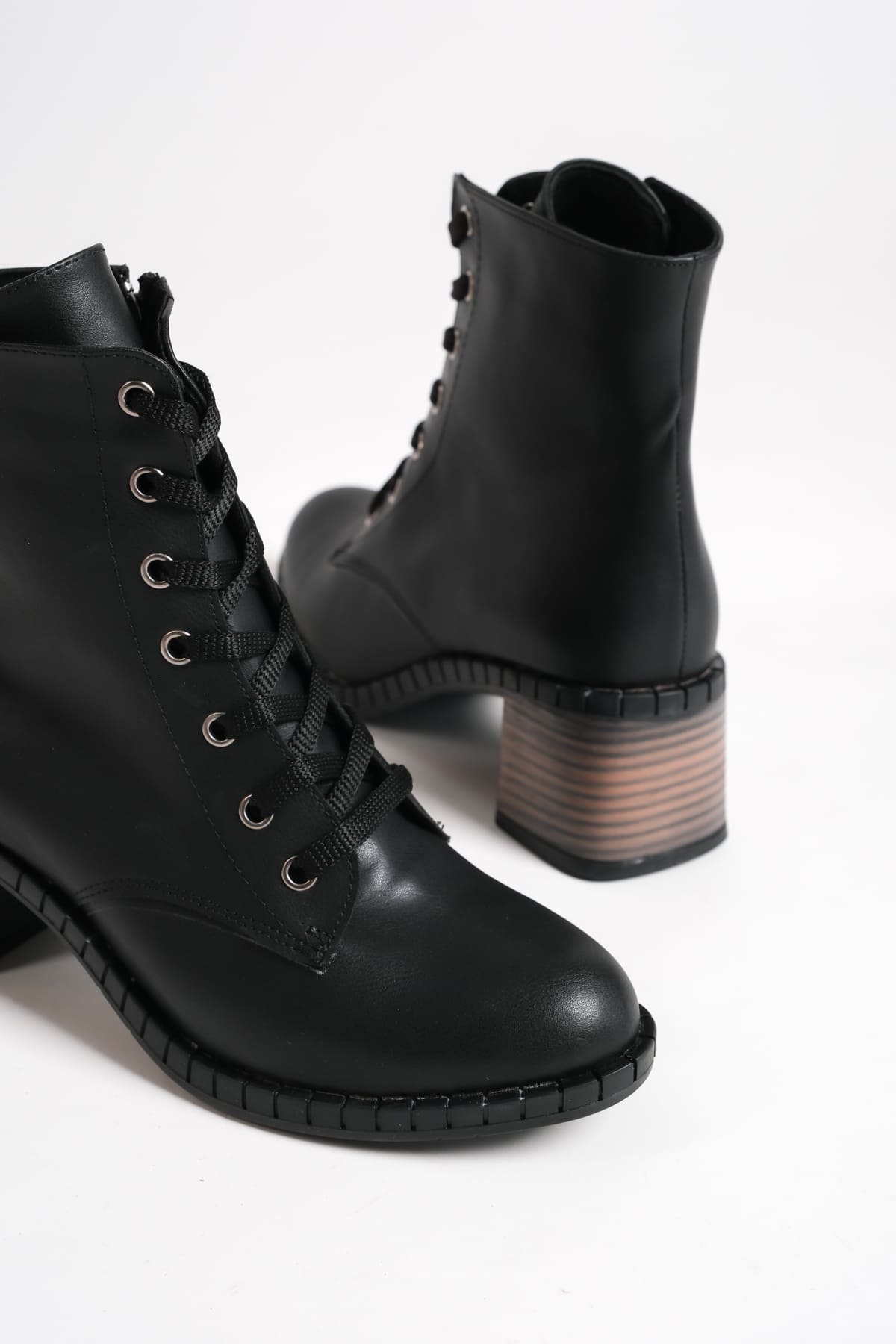 DIANAX Lace-Up Zippered Orthopedic Heeled Women's Boots - Black