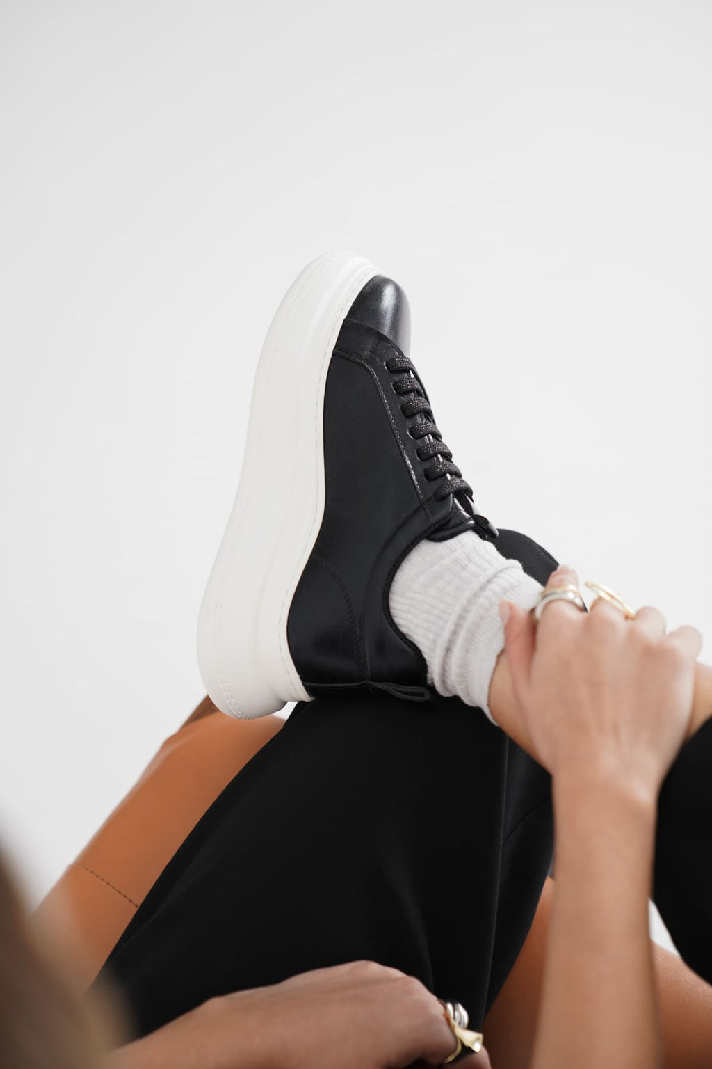 Nitra Premium Bağcıklı Kadın Siyah Beyaz Sneaker