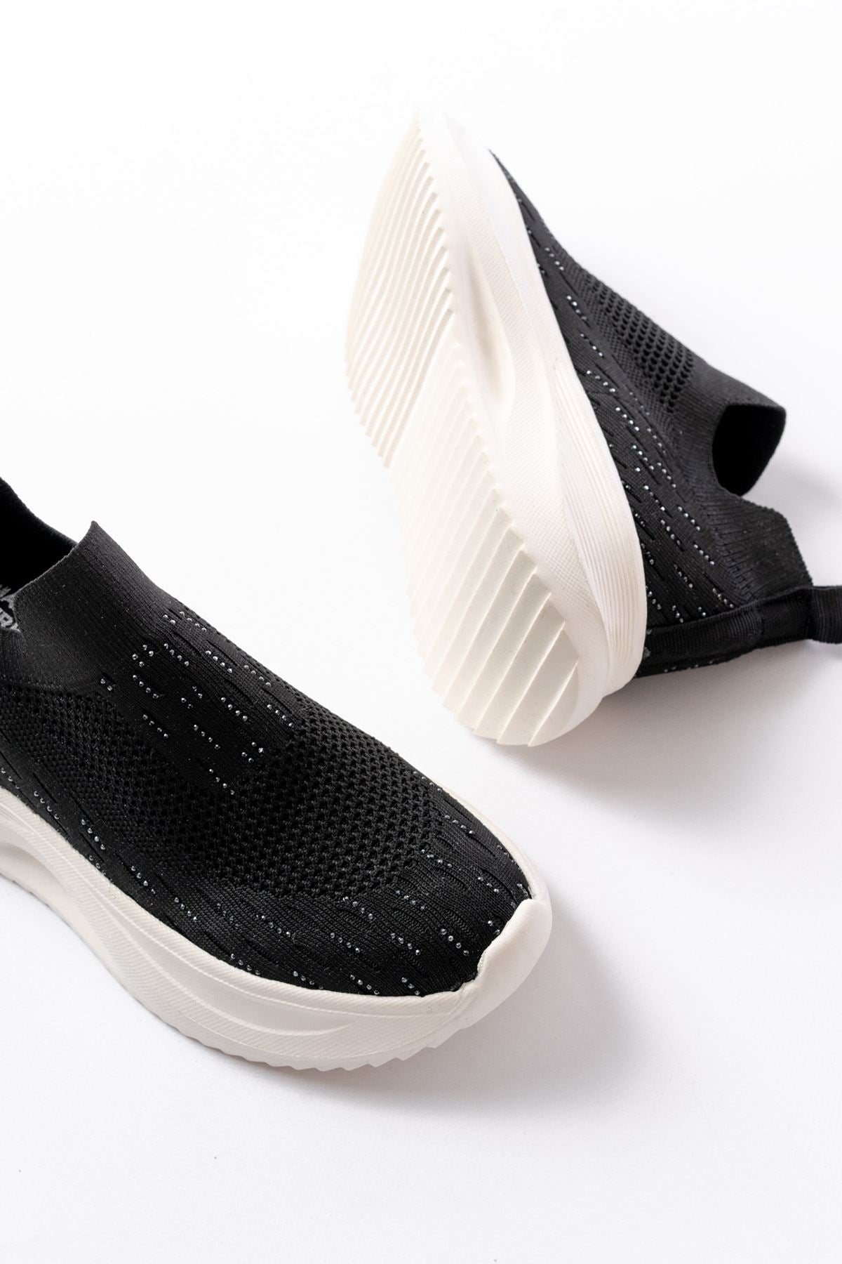 ZRİN-707 Siyah Beyaz Triko Faillant Taban Slip-On Taşlı Kadın Spor Ayakkabı